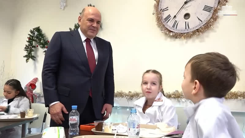Михаил Мишустин свозил 8 летнюю Снежану на шоколадную