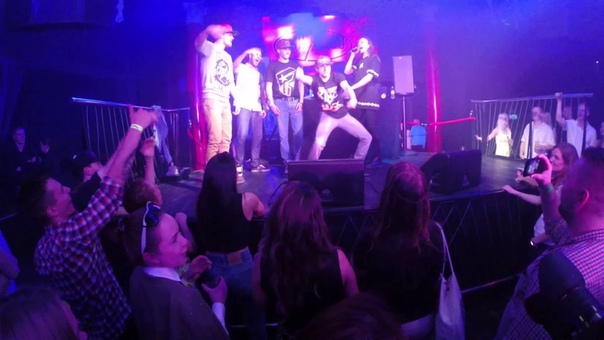 LIVE Cash Tomi Krump Dancers, Club