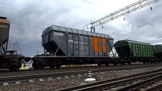 3М62У-0036. Идёт с думпкарами и хопперами с юга. Станция Петрозаводск.