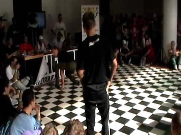 IBE 2011 Solo battle 1 4final Apachi( SBBF) vs CANAction( Action