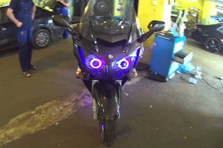 Yamaha FJR 1300. Установка  музыки и биксеноновых линз.