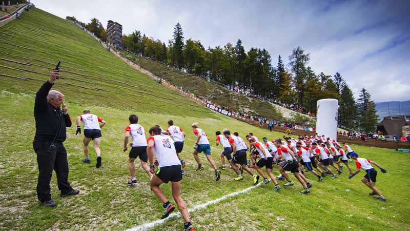 Intense 400m Vertical Running Race Red Bull