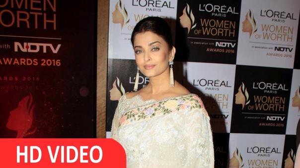 Aishwarya Rai Bachchan At Red Carpet Of Loreal Paris Women Of Worth