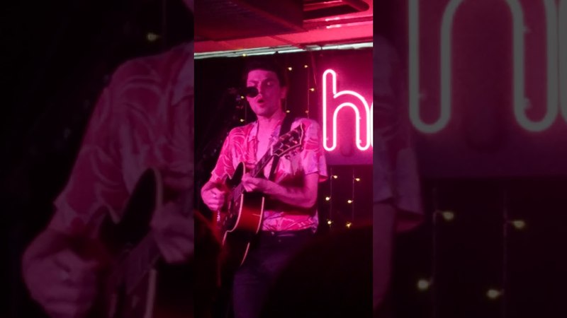 Hold Back The River(acoustic) James Bay HMV Oxford Street, London 18, 5,
