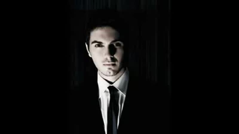 MIHALIS HATZIGIANNIS SINGING IN