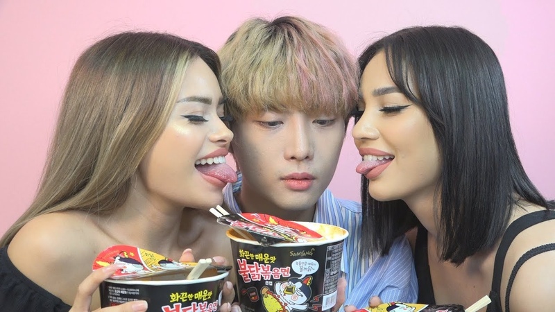 Korean Spicy Noodle Challenge ( ft. Ariana grande, Jennifer Lawrence