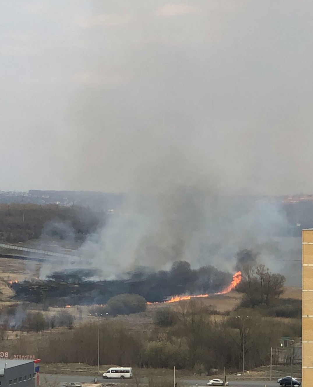 пожар пенза сейчас в арбеково 25. пожар в пензе сейчас. пожар в пензе сегодня в арбеково. пожары в пензенской области за последнюю неделю. пенза пожар дома в цыганском поселке.