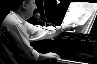 Wim Mertens Live a Catania - Face à main