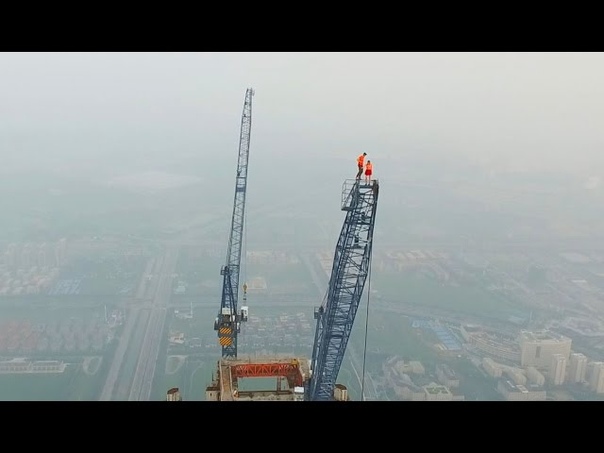 Couple Climbs The HIGHEST CONSTRUCTION SITE IN THE WORLD 640