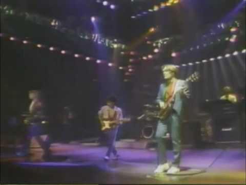 Hall Oates Intro, Family Man ( Live