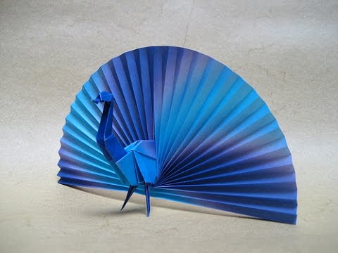 Origami peacock by Vicente