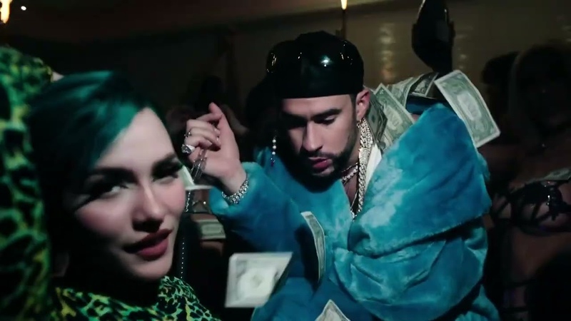 Bad Bunny Gato de Noche ( The Unknown