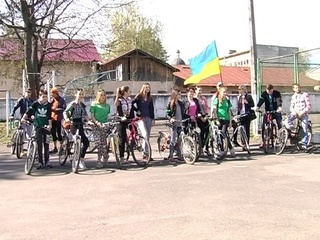 Молодіжна рада Коломиї організувала велопробіг та прибирання міста