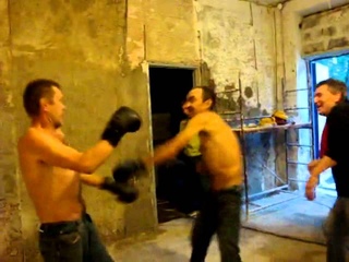 Турникмен vs бодибилдер (пробуют себя в  боксе)